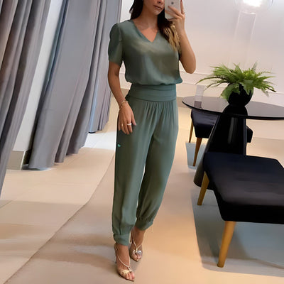 Short V-cut printed suit