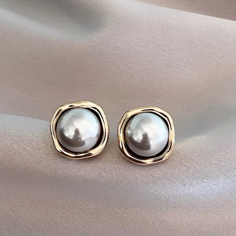 Jaelith | Black Pearl Earrings